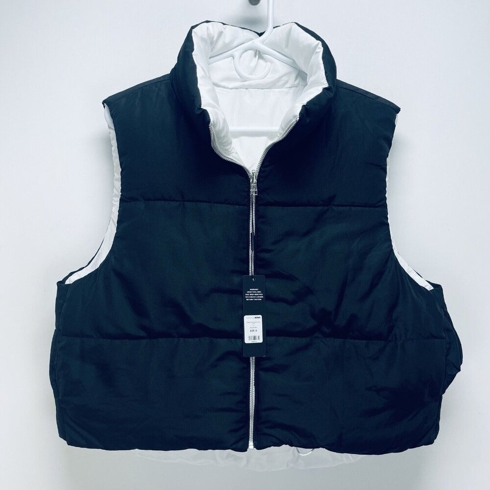 Fashion Nova Reversable Puffer Vest Size M Women’s Black & White Sleeveless New